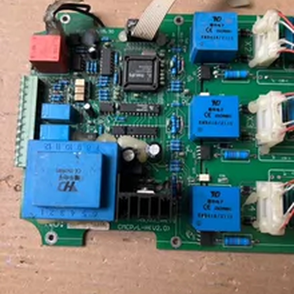西驰110KW软启动器实物