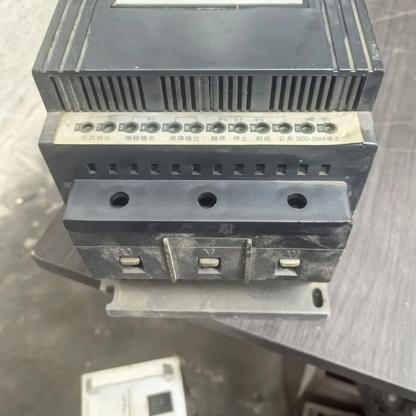 NQB500-45W/L-T软启动器实物图2