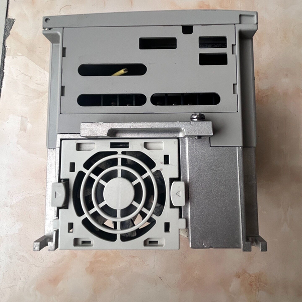 施耐德ATV31变频器 施耐德ATV31HU22N4A变频器
