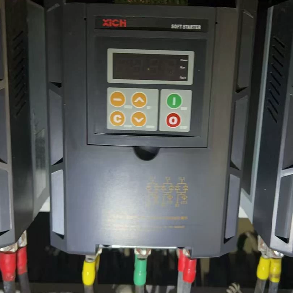 西驰CMC-022/3-LX软启动器铭牌
