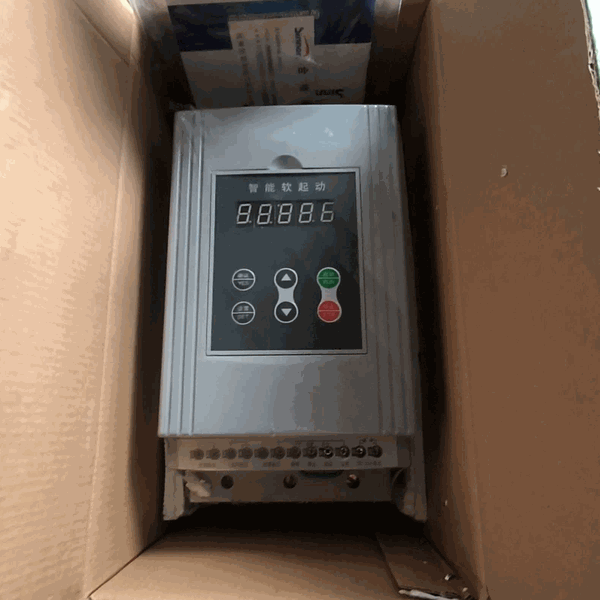 信诺尔HXR5电机软启动器实物